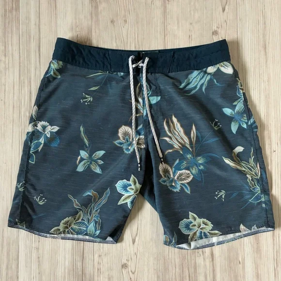 Billabong Swin Trunks - Picture 1 of 3